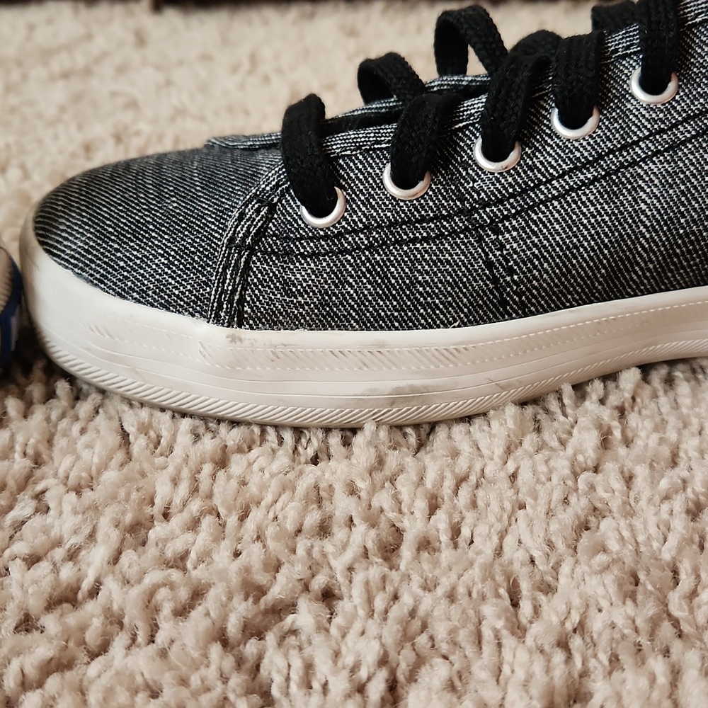 Shoes - Picture 3 of 7